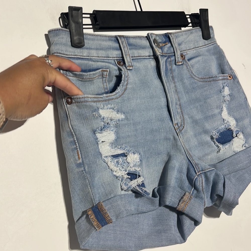 Aeropostale Light Wash Distressed High Rise Midi Cuffed Denim Shorts Size 4 - Picture 2 of 8